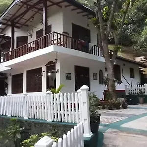 Villa25 Free Pick Up From The Centre Homestay